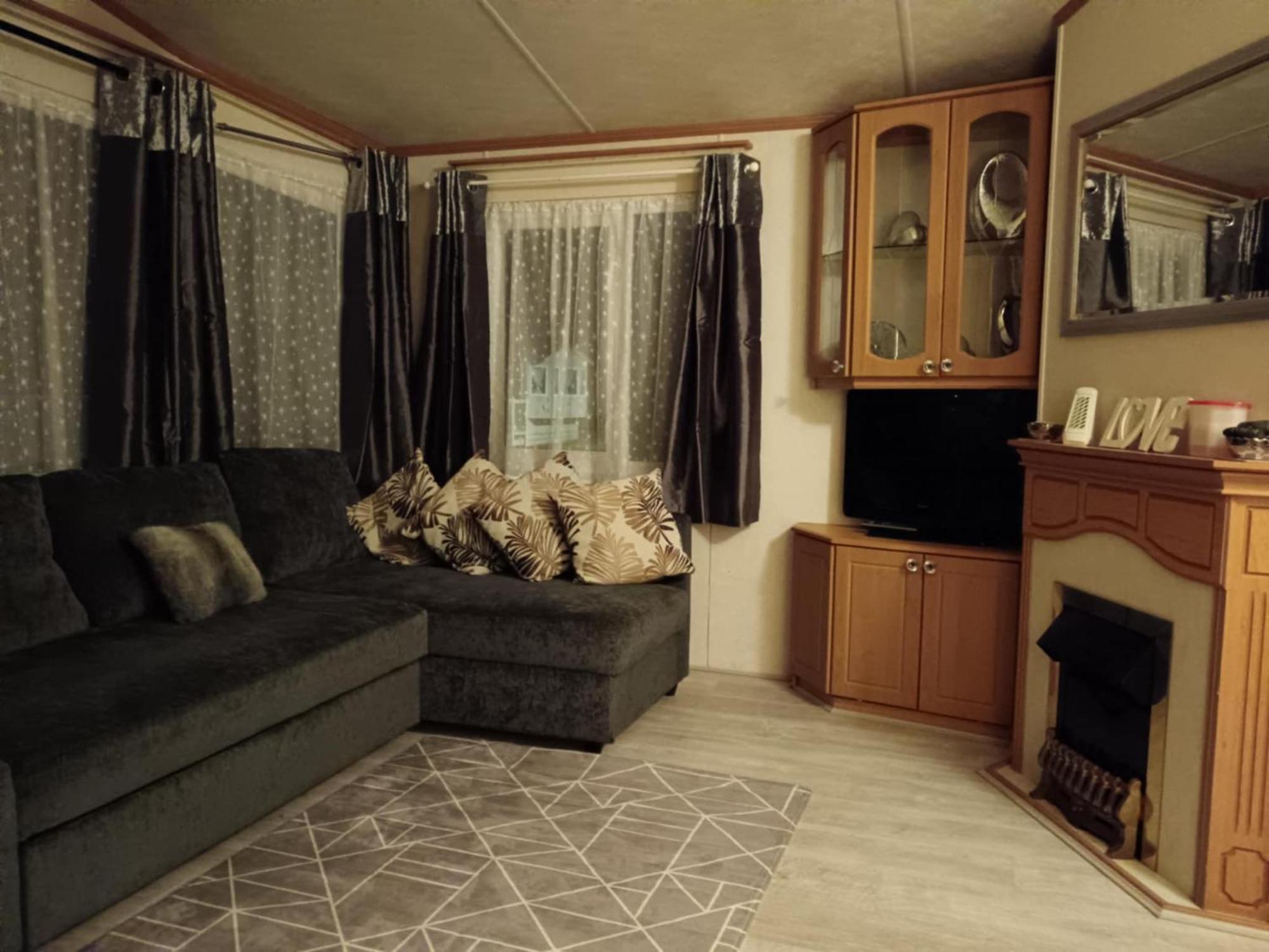 Lovely 3 Bedroom 8 Berth Caravan In Рил Экстерьер фото